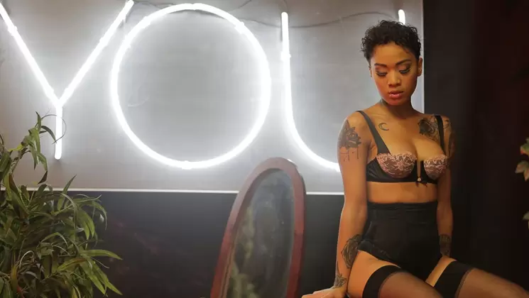 Psychedelic Porn iz Deep w Honey Gold