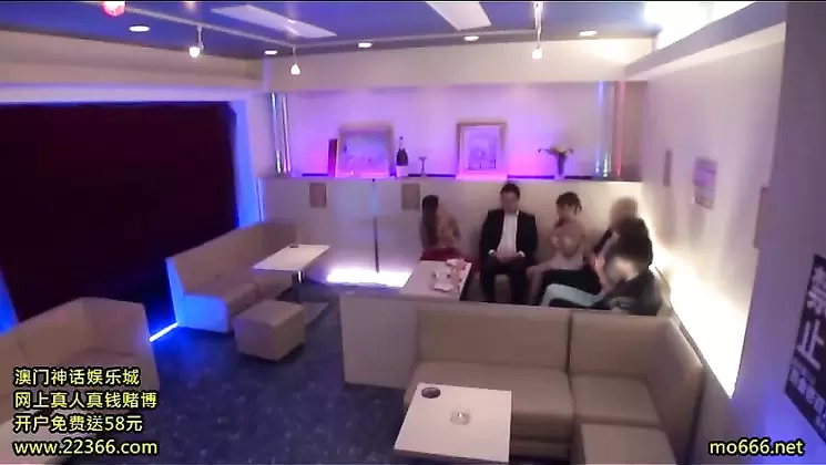 Sneaked Into The New Opened Adult Social Field King Game Cabaret Club In Tokyo Somewhere!Hospitality Is Very Special Unusual Shameless That Had Been Done There!Raw Kiss, Raw Blow   After That Enjoy The Go!