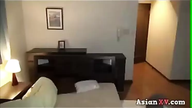 Hot stepmom and dad is sleeping and i stare at stepmom