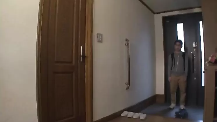 HZGD-049 Niizuma Suikawa Yuri Gets Fucked In Front Of The Son Of The Eye