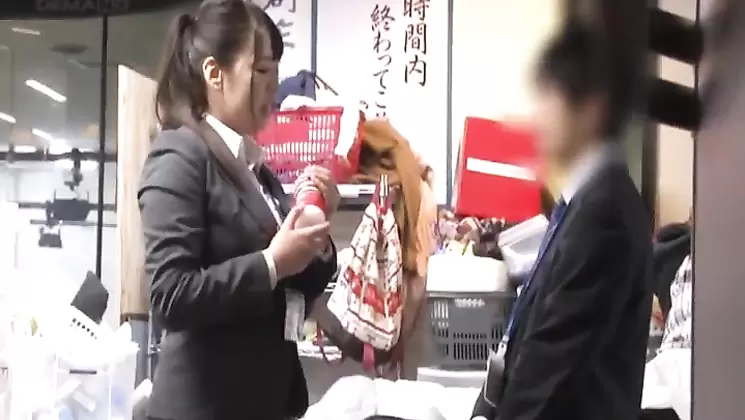 SDMU-632 SOD Female Employee To Soft On Demand Dear Male College Student Who Came To OG Visit A Talented Big Boobs Female Employee Stretches His  Her Body And Presents His  Her Work Sempai 's Gentle Breasts Enclose In Order To Secure Talented People