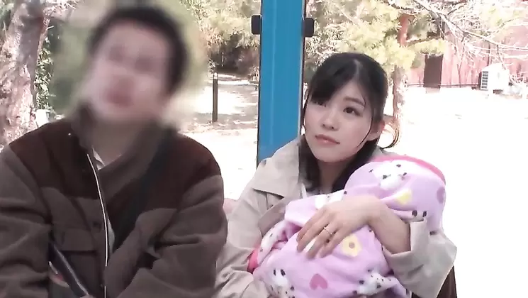 MMGH-079 Miho (27) Housewife Magic Mirror Isao Cum Inside Out! Immerse in raw SEX while husband and