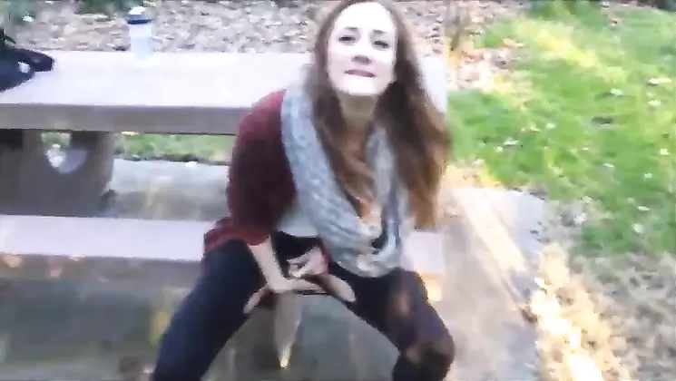 RISKY Public Teen SQUIRT