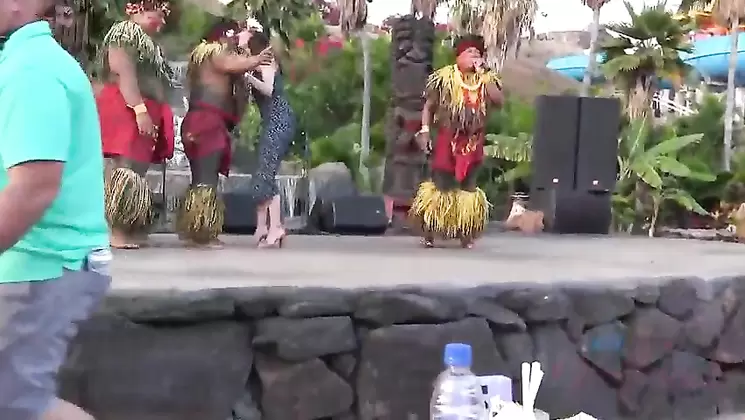 Vera King Vera makes it to Hawaii and a Luau! XXX   KTR