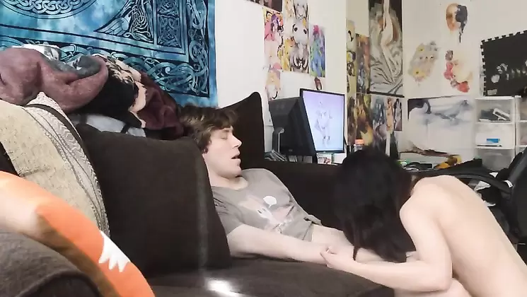 Girlfriend fucked hard on Couch in a Homemade sex tape Hardcore fucking when parents not at home