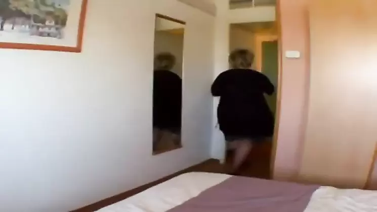 Abuela follando duro por el culo con su nieto