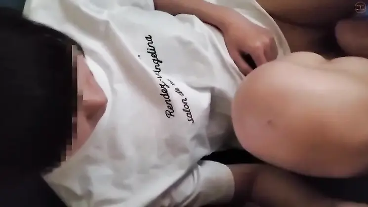 FC2PPV 1483691 A wife who runs away from her husband and lives at her parents' house  Creampie on an