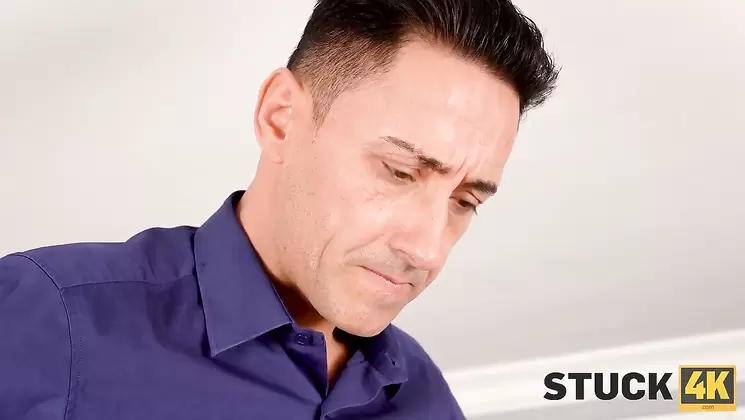 Be careful with the stairs or you'll get stuck - Canela Skin