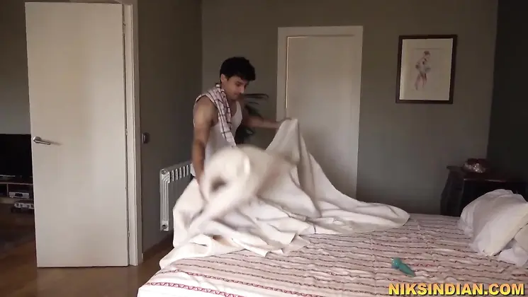 Pregnant desi bhabhi got ass fucked by servant ramu