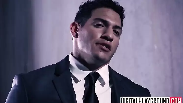 Aria Alexander in Harley Quinn outfit gets fucked by a big black cock