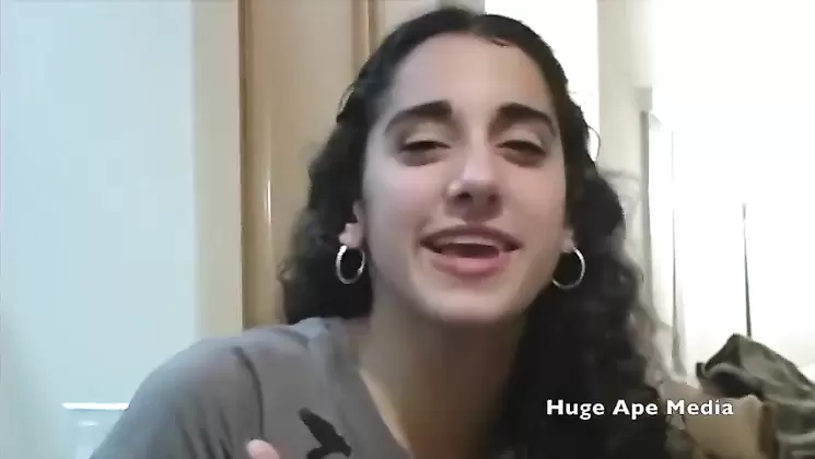 F5-Amateur Arab slut with big tits rides cock at party