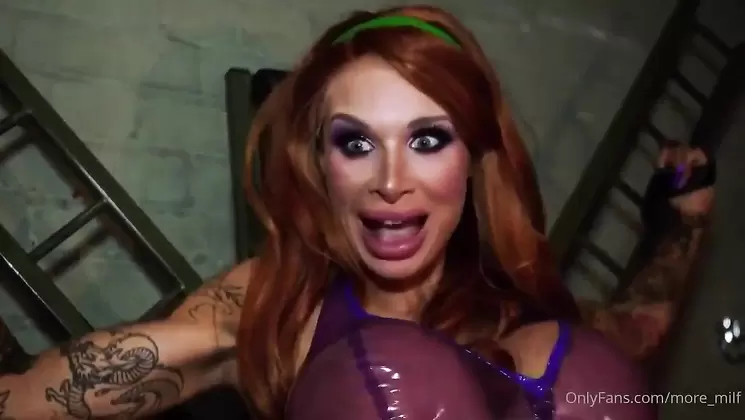 Rebecca Moore cosplay de Velma