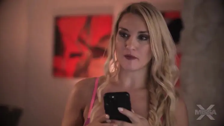 Julia Robbie @ My Sons Dick Pic