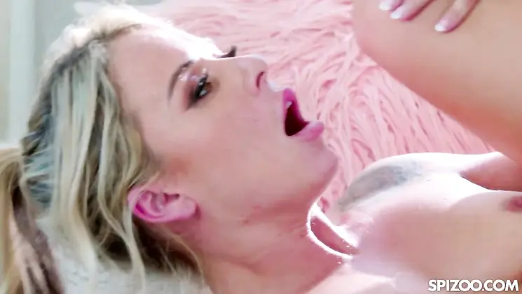 Summer Vixen   Squirts Hard While Fucking Her Trainer