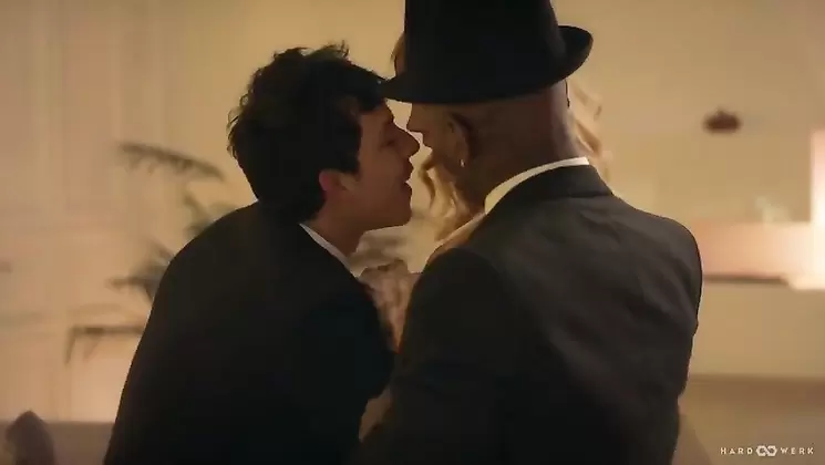 HardWerk E17 Leyah Viola Soiree Bang