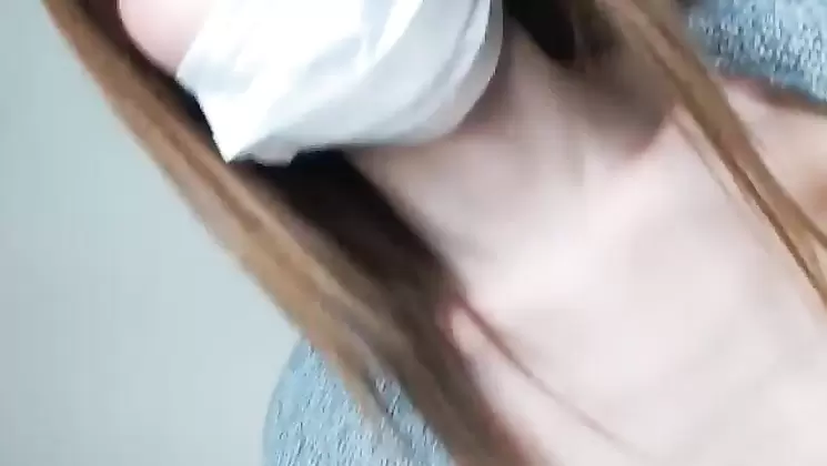 The skinny beautiful woman playing the vagina No 10