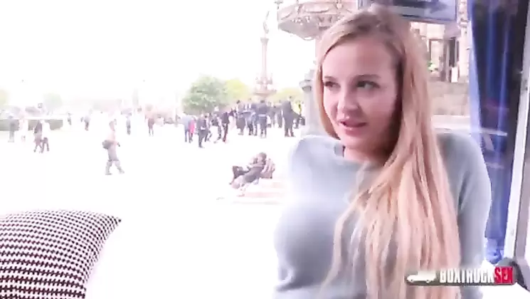 Candy Alexa first time fucking in public