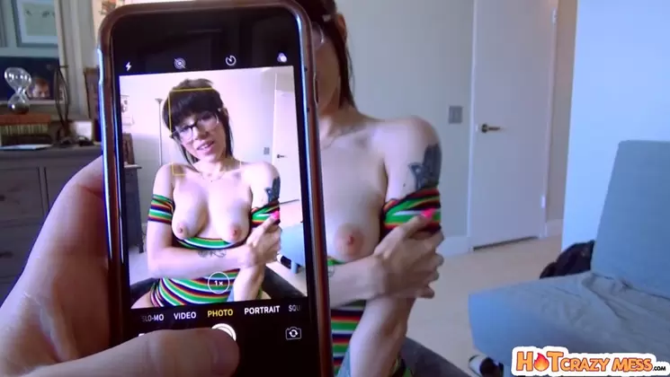 Just A Few Nudes - S3:E3