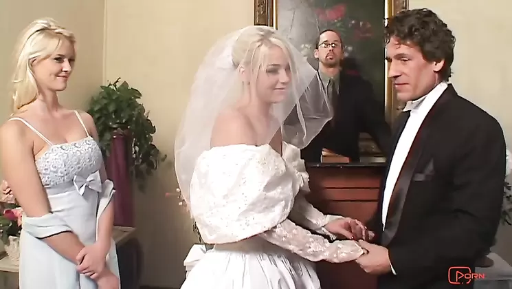 Missy Monroe Have Kinky Bridal Anal Session With A Guy