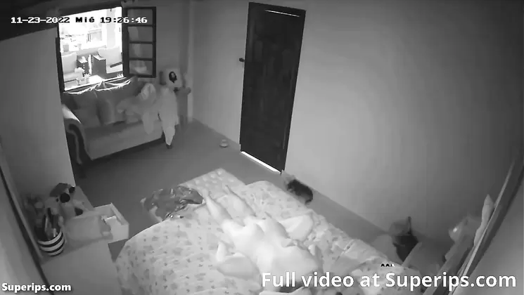 IPCAM – Italian girl gets fucked by an old wo