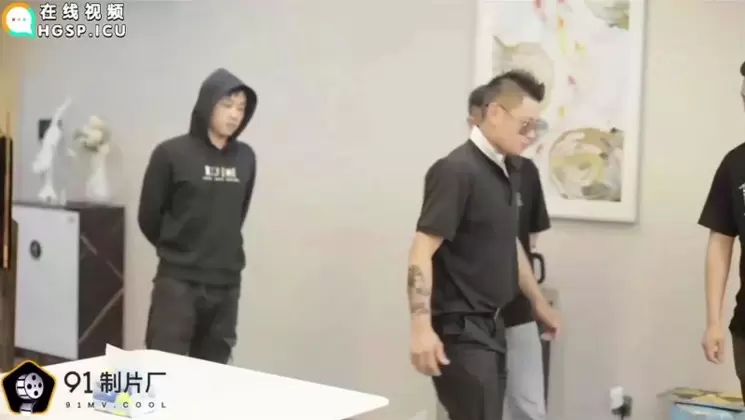 Domestic drama AV daughter sends a young girl to play at home, in case of debt collection, seize the achievement...