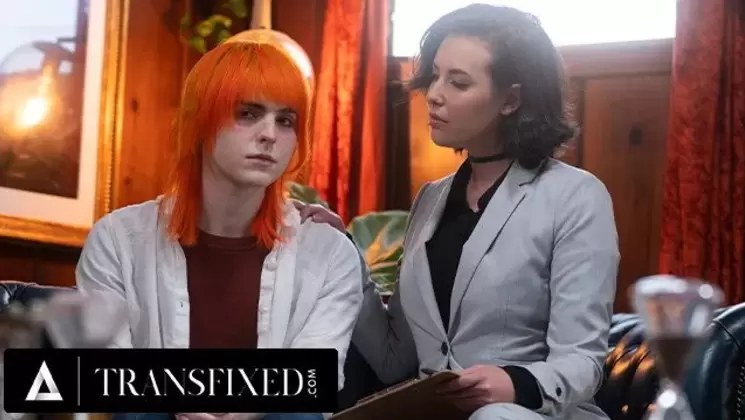 Jean Hollywood Uses Their Trans Cock On Gorgeous Cis Lesbian Therapist Case...