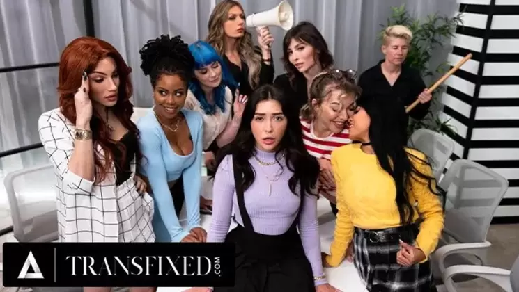 OFFICE MS. CONDUCT: Hot Trans Boss Jade Venus And Jane Wilde Fuck In Front ...