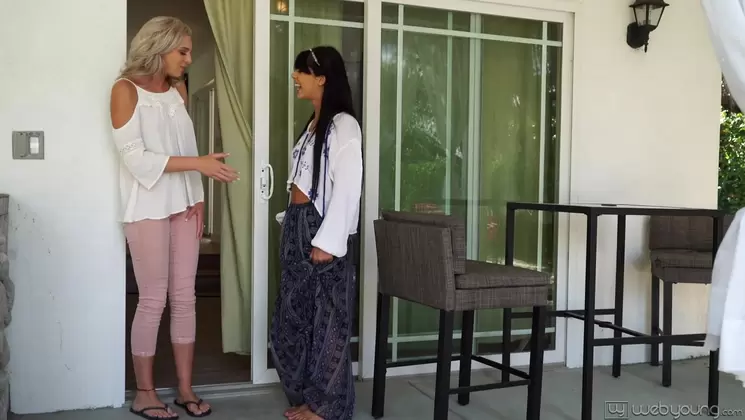 Living with a nudist: part one