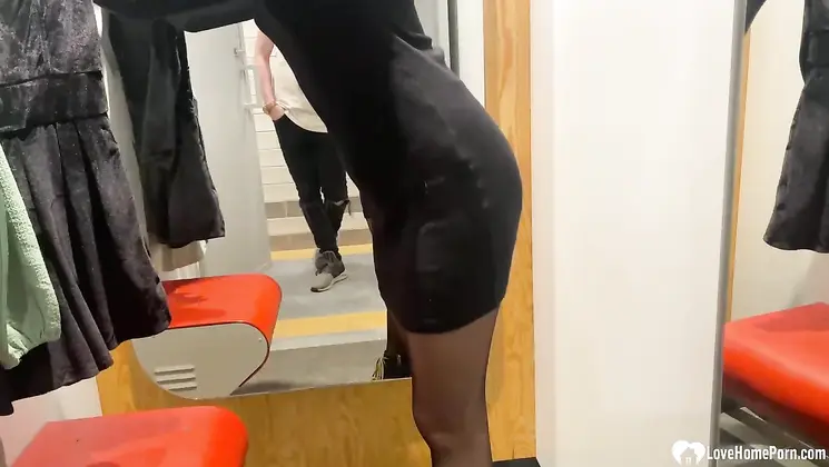 Brunette in black stockings gets to dick sucking