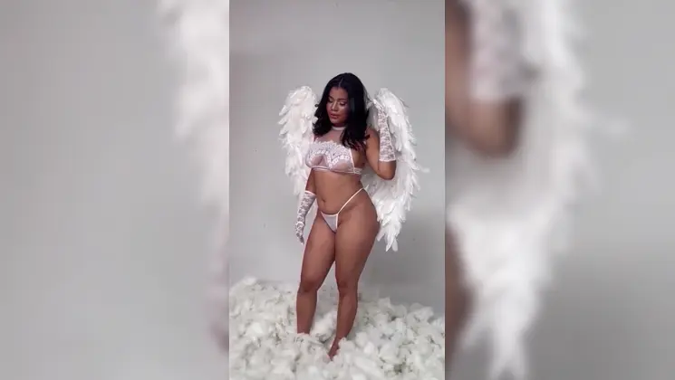 #latina #brunette #angel #photoshoot