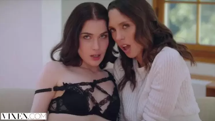 Jade Nile gets Help from her Roommate, to Open BF Eyes