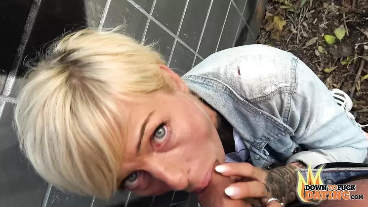 Vicky Hundt: Wins The Big Dick Lottery