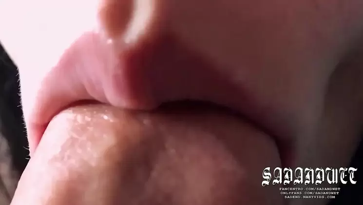 EXTREMELY CLOSE UP BLOWJOB, LOUD SUCKING ASMR SOUNDS & HUGE THROBBING C...