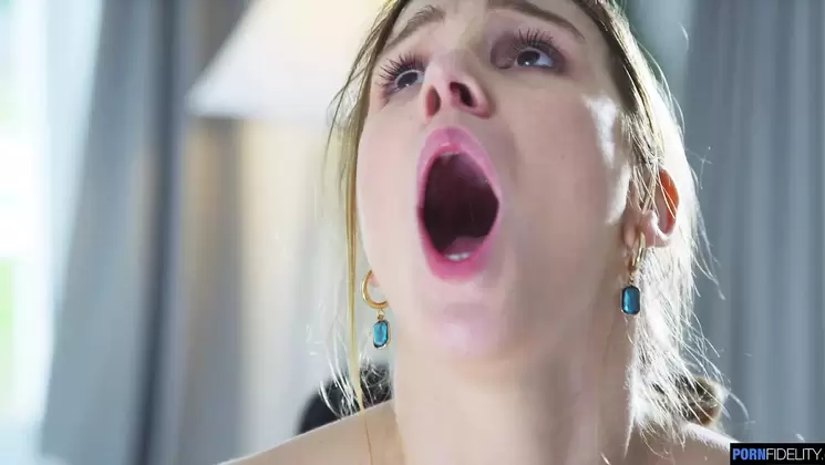 Blonde Babe Alexis Crystal Creampied by Big Dick