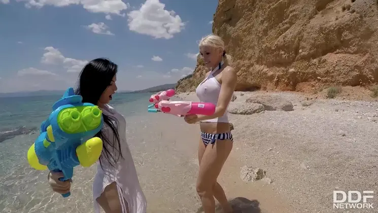 Summertime lesbian loving