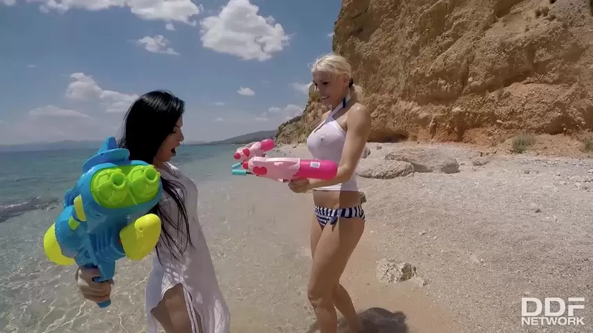 Summertime lesbian loving