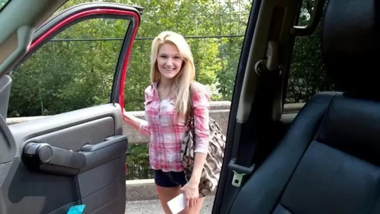College Freshmen Fucks for a Ride