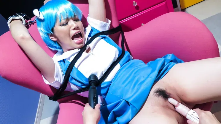 Bondage sensations during cosplay for Mei Ashikawa 