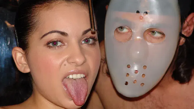 Patricia Parisch & Lilli Leafe Play Strange Anal Fuck Games Of Perversion