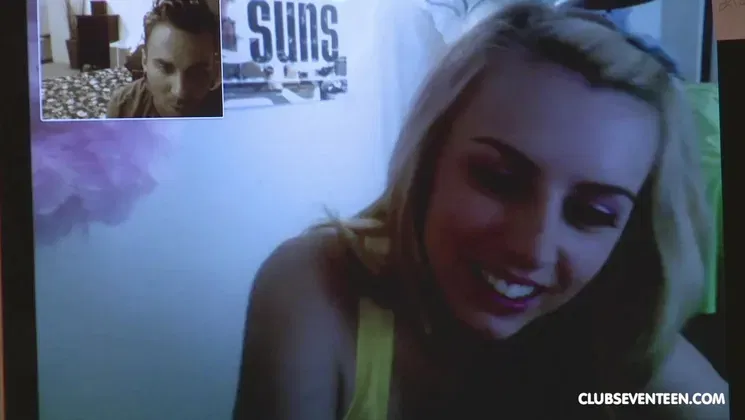 Hot teen getting her trimmed pussy