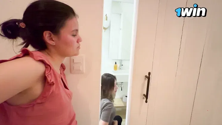 My fledgling homemade hook-up gig with my sapphic lover in a public bathroom is the best horny