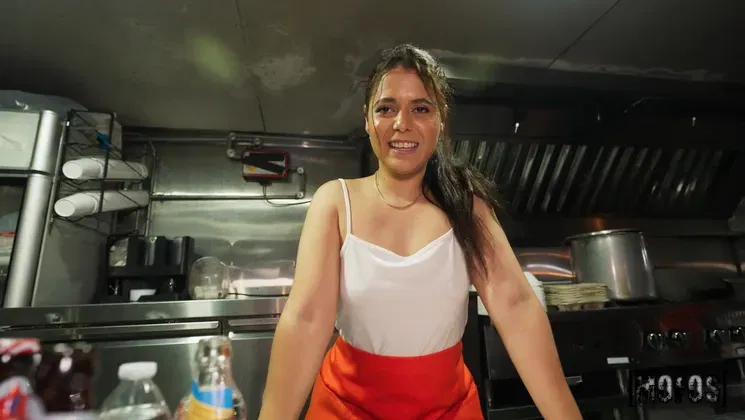 Hermosa vendedora de tacos