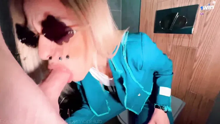 Public fellatio with a warm dame in the club - fantastic XXX sex!