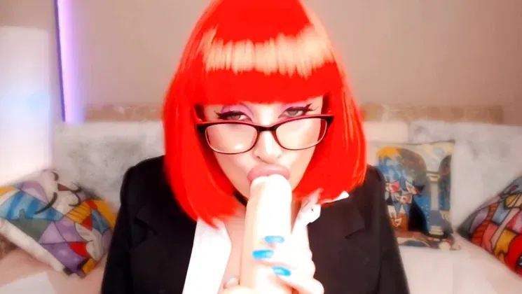 Lady boss Lora hungry for her coworker's sperm