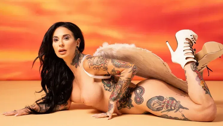 Naked MILF angel reveals her sultry side