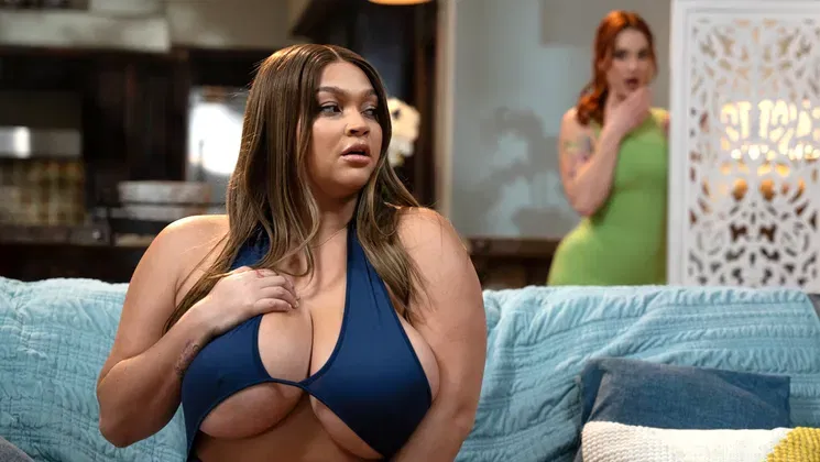 Huge tits Ebony perved by MILF neighbor