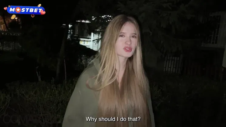 Lucky young stud has a blast with busty Comatozze on the street