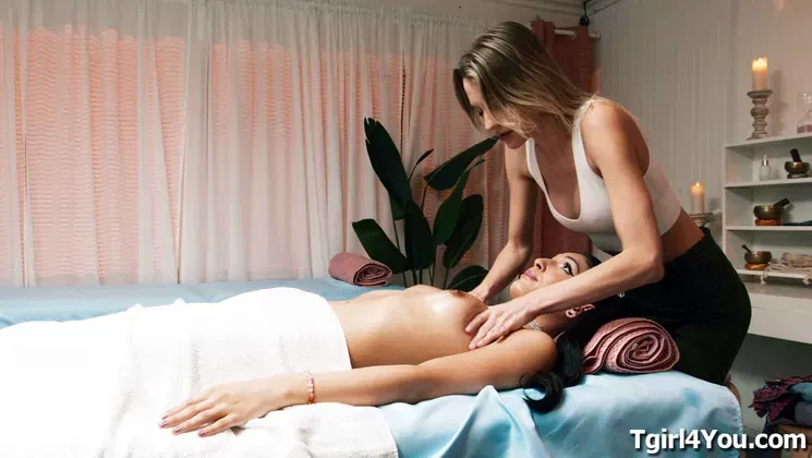 Tgirl Zariah Aura gets her dick massaged