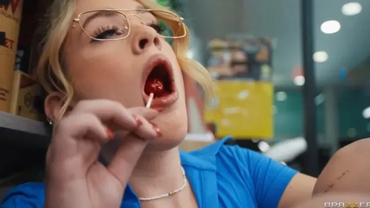 Bodega Babe Bodycount - Derek Savage, Ashley Alexander And Dickdealer Don