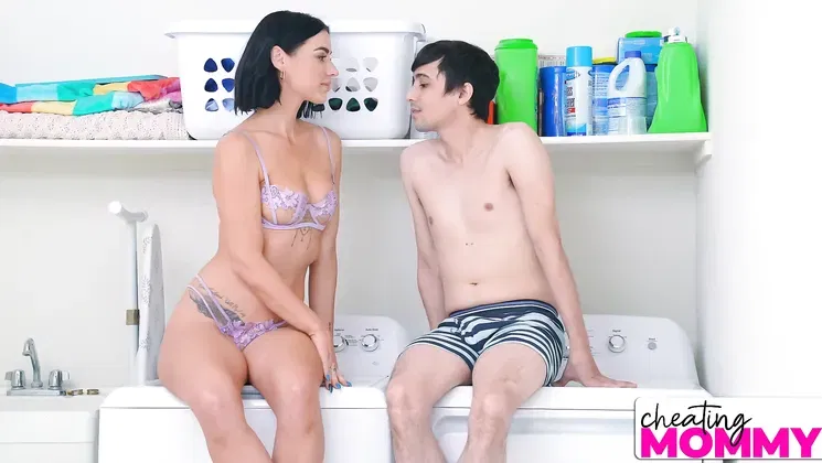 Sexy Brunette Babe Venus Valencia Makes Stepson's Friend Her New Boy Toy S1:e2